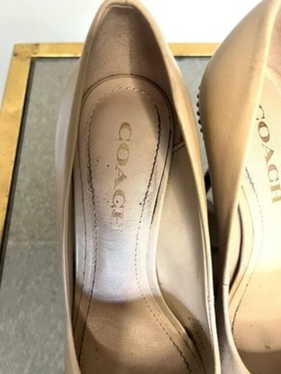 Coach Waverly High Heel Pumps. Nude/beige . Size 6.5. Very Good Condition - Picture 3 of 9
